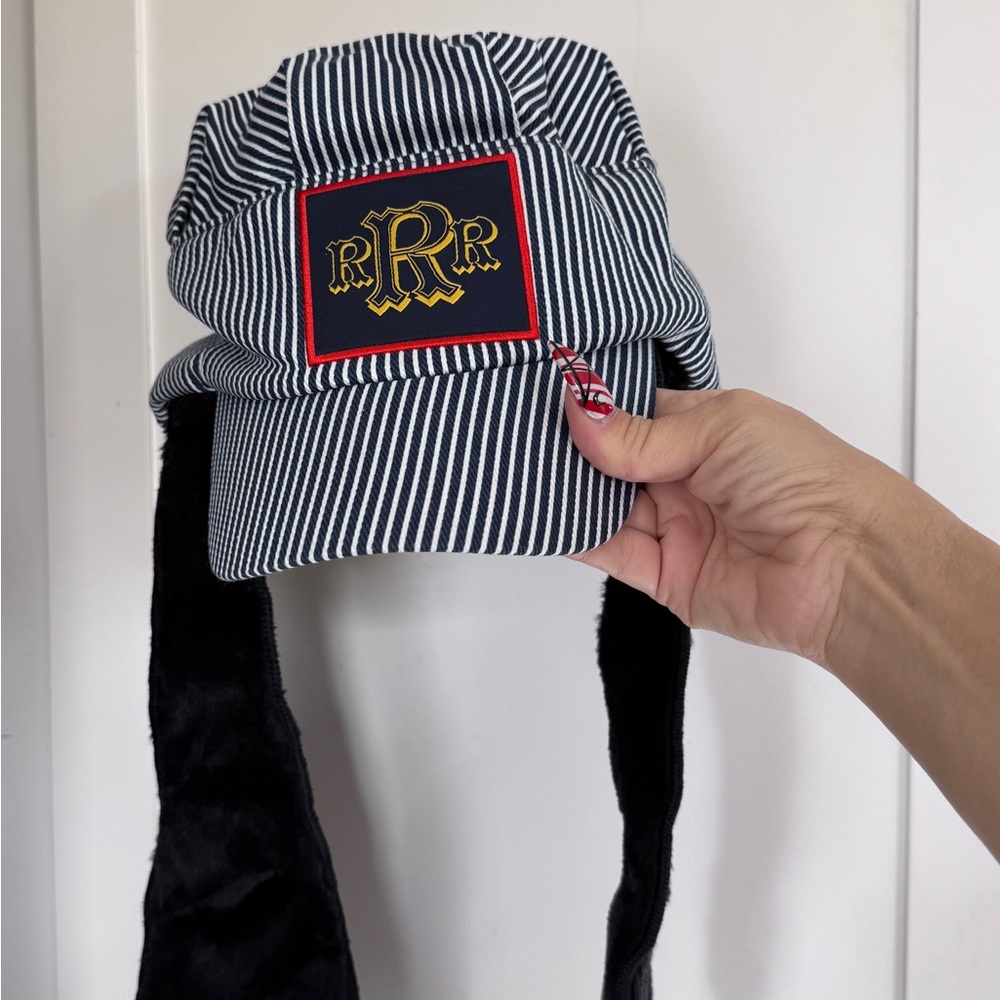 Disney parks, Mickey and Minnie’s runaway Railway goofy conductor / engineer hat - Picture 5 of 6